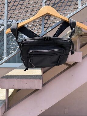 Black Men's Crossbody Waist Bag - Unbranded
